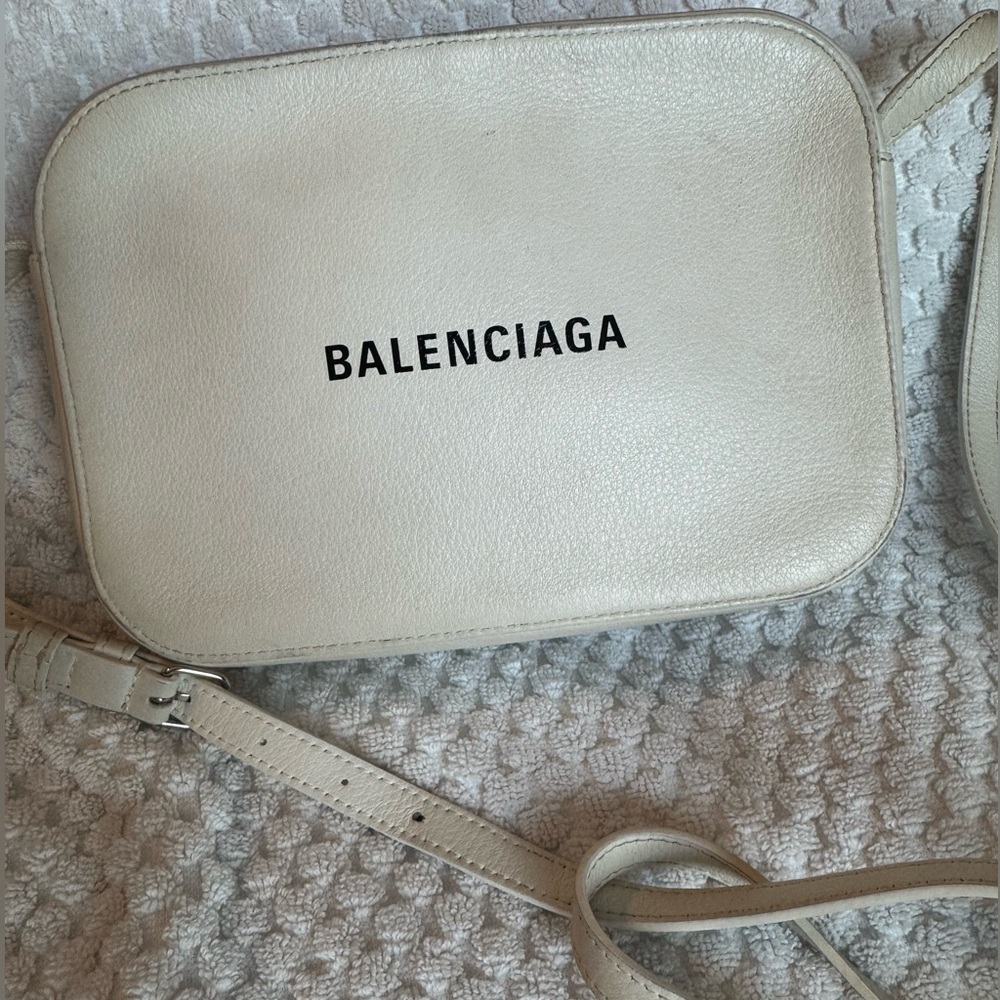 Balenciaga Everyday Camera Bag - Picture 2 of 10